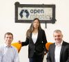 Spielen künftig im selben Team: Open Robotics CEO Brian Gerkey, Intrinsic CEO Wendy Tan White, and Intrinsic CTO Torsten Kroeger.